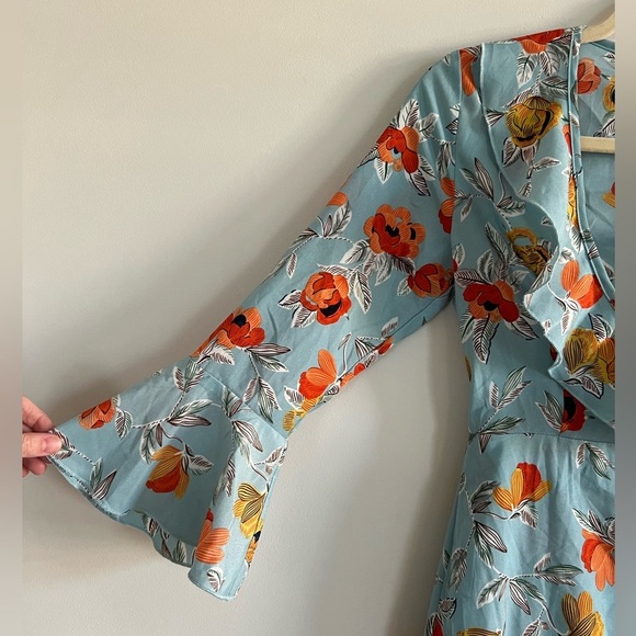 Pretty Little Things women’s NWT Turquoise Floral Printed Frill true Wrap Dress4 - Picture 2 of 11